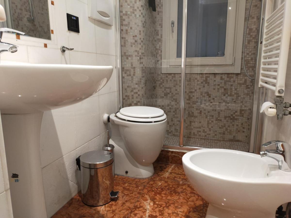 Biennale Apartment Near San Marco Venice Luaran gambar